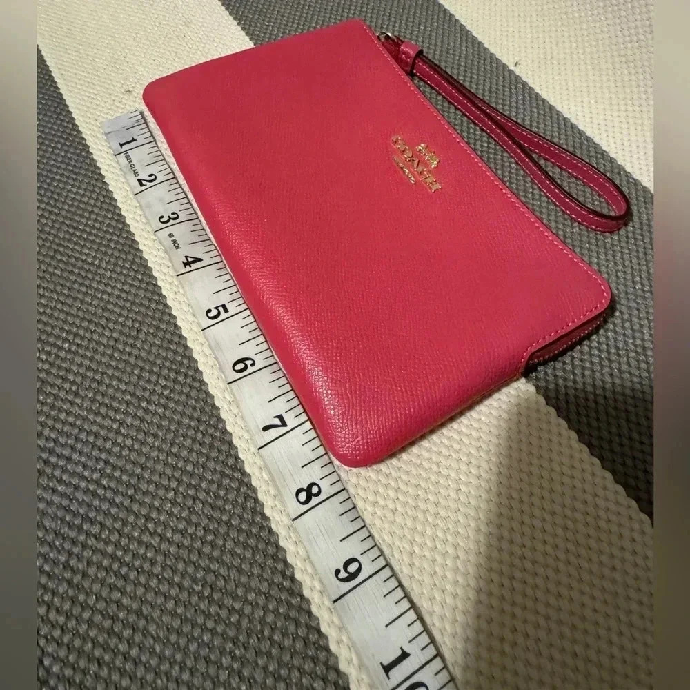 COACH Corner Zip Wristlet Brand New